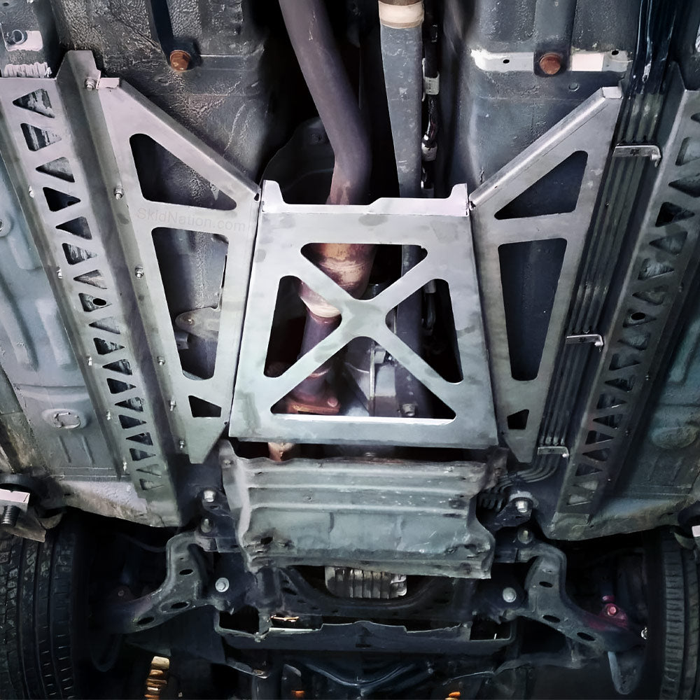 SKIDNATION Unterboden Rahmenversteifung Chassis Brace passend für Mazda MX-5 NA/NB (Edelstahl)