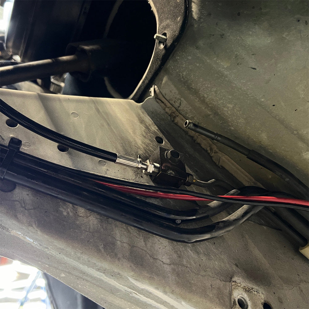 CHASE BAYS Bremsleitung Relocation Kit für OEM Bremszylinder passend für Nissan Skyline R32 / R33 / R34