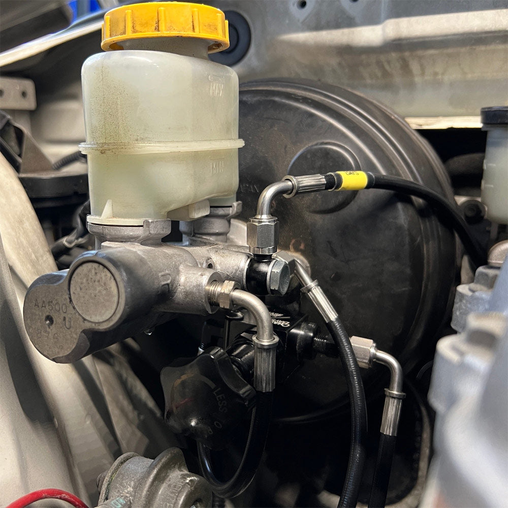 CHASE BAYS Bremsleitung Relocation Kit für OEM Bremszylinder passend für Nissan Skyline R32 / R33 / R34