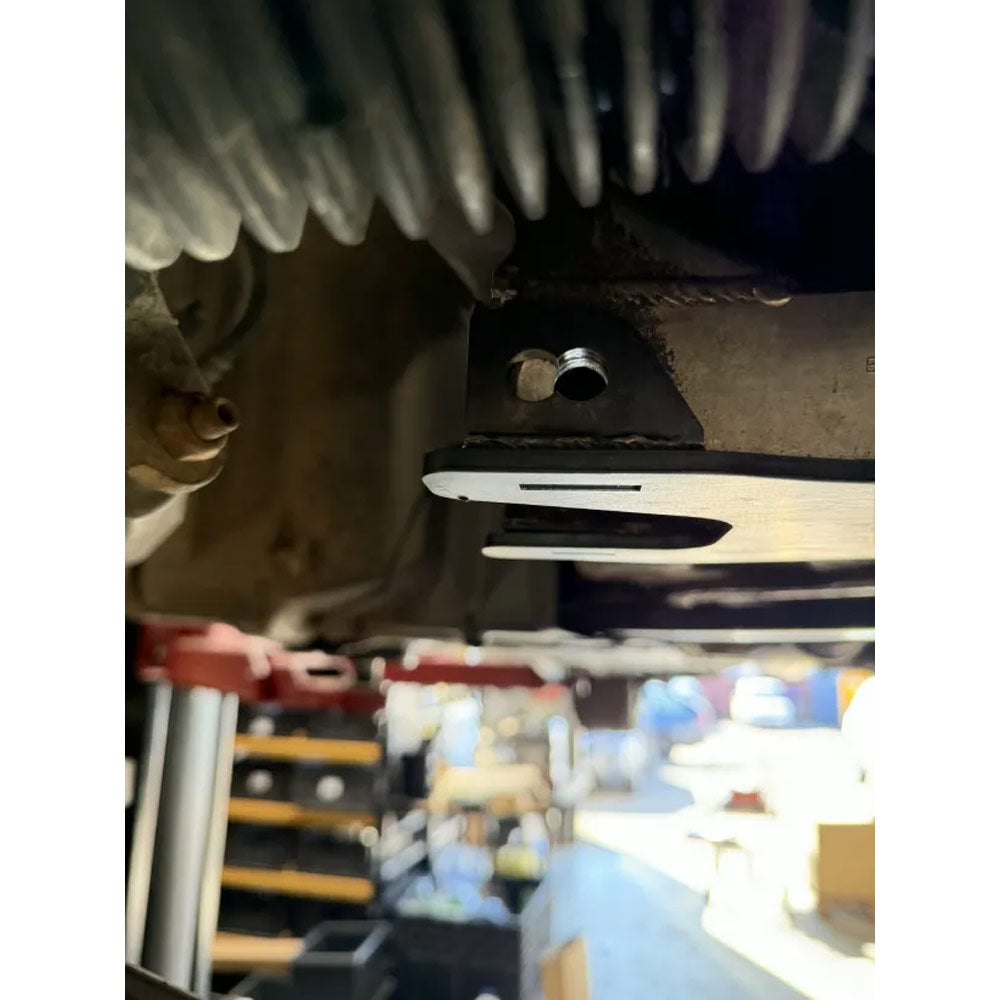 FAMEFORM Verstärkungsplatten Querlenker passend für BMW E8X E9X Vorderachse (Stahl)