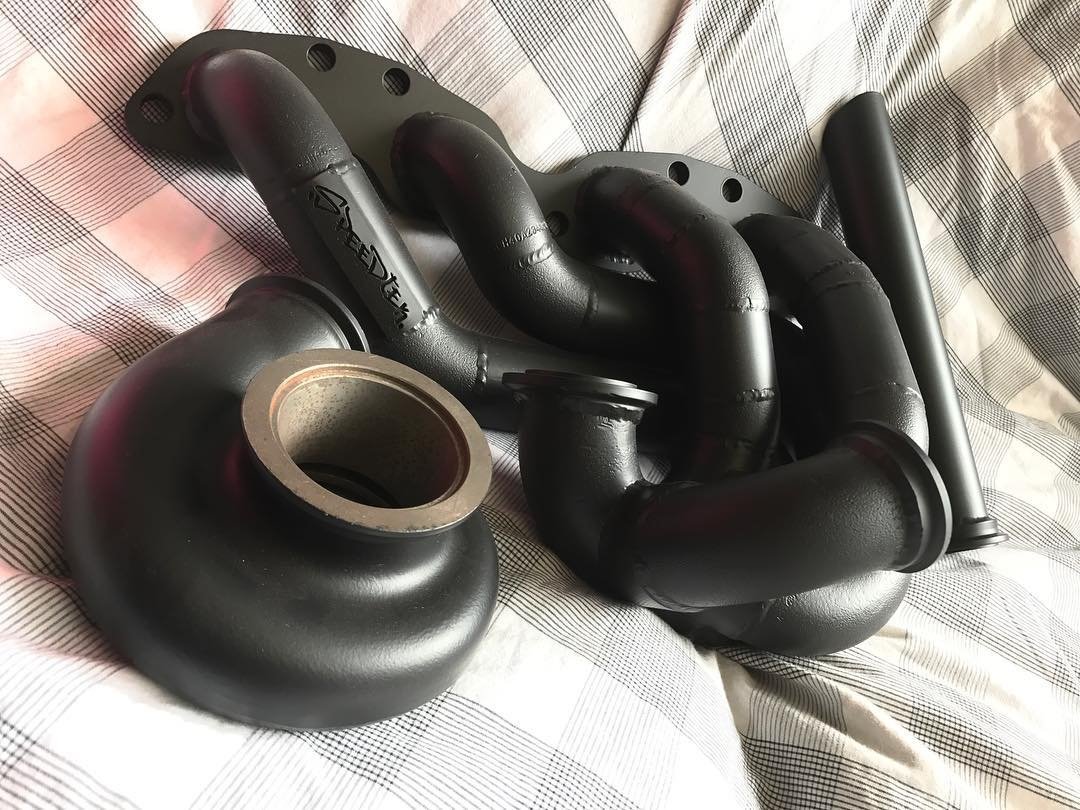 SPEEDTEK Abgaskrümmer Nissan S13 S14 S15 SR20 TD06 Mid Mount - PARTS33 GmbH