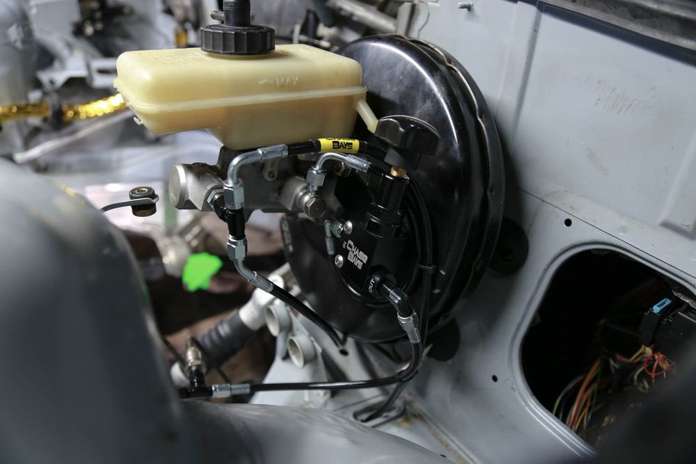 CHASE BAYS Bremsleitung Relocation Kit für OEM Bremszylinder passend für BMW E30 E36 E46