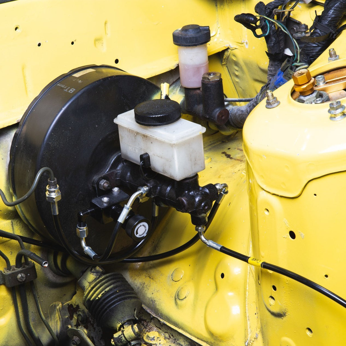 CHASE BAYS Mazda RX-7 FC Bremsleitung Relocation Kit für OEM Bremszylinder - PARTS33 GmbH