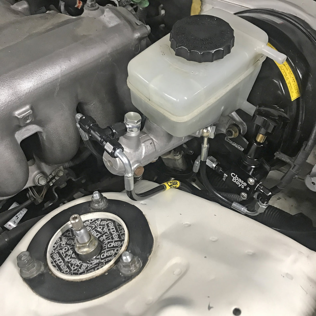 CHASE BAYS Lexus IS300 Bremsleitung Relocation Kit für OEM Bremszylinder - PARTS33 GmbH