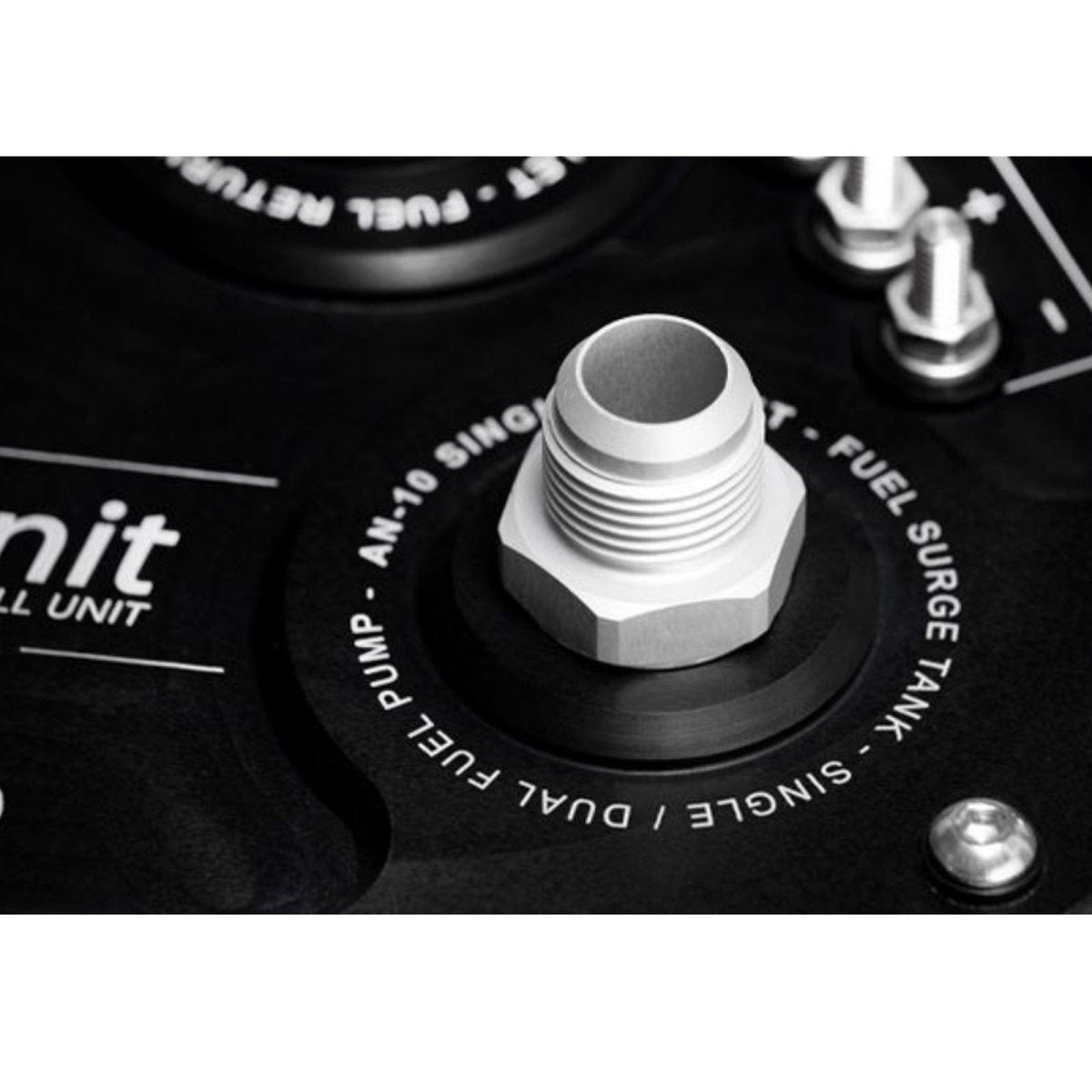 NUKE PERFORMANCE 80 Liter AluCell Kraftstofftank mit integriertem Surge Tank - PARTS33 GmbH