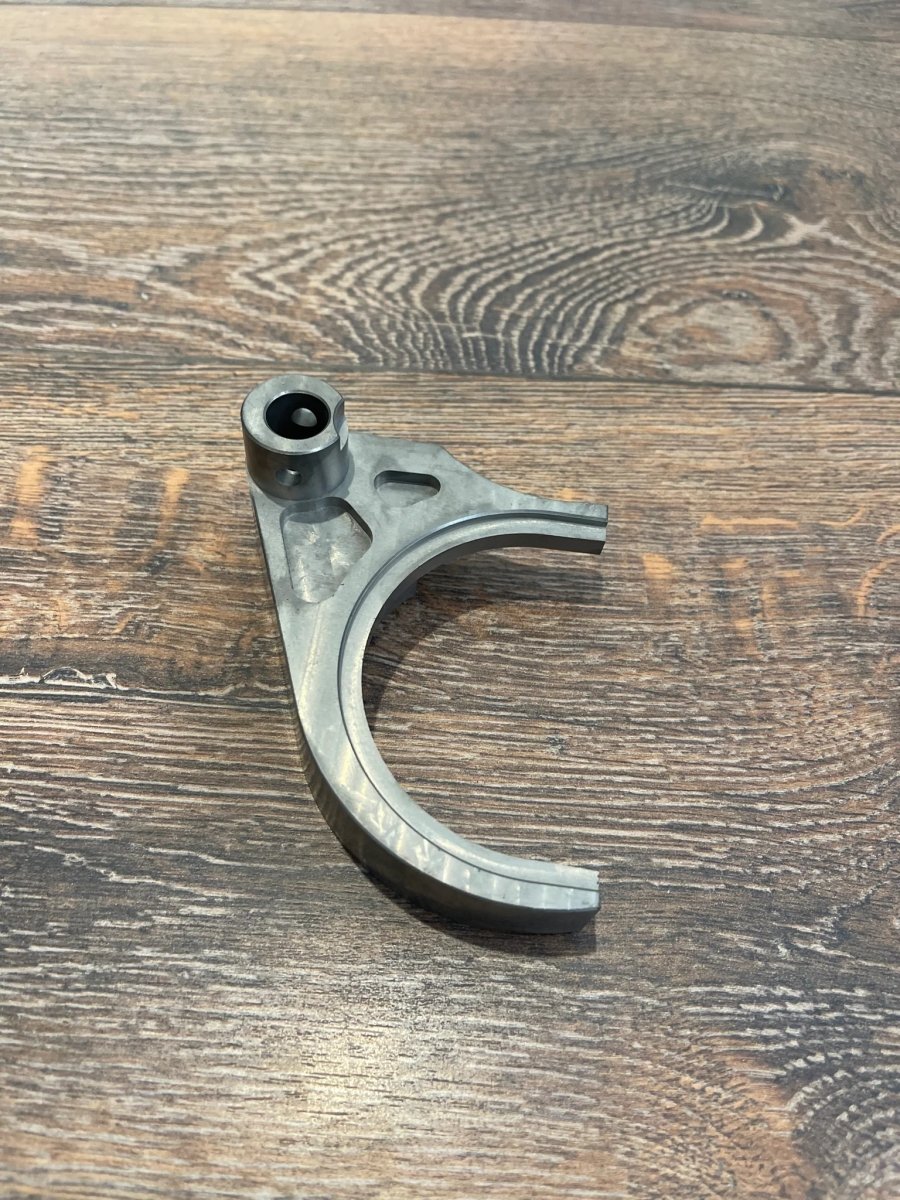 SPEEDTEK Schaltgabel für 5. & Rückwärtsgang RB25 RB26 (Stahl) - PARTS33 GmbH