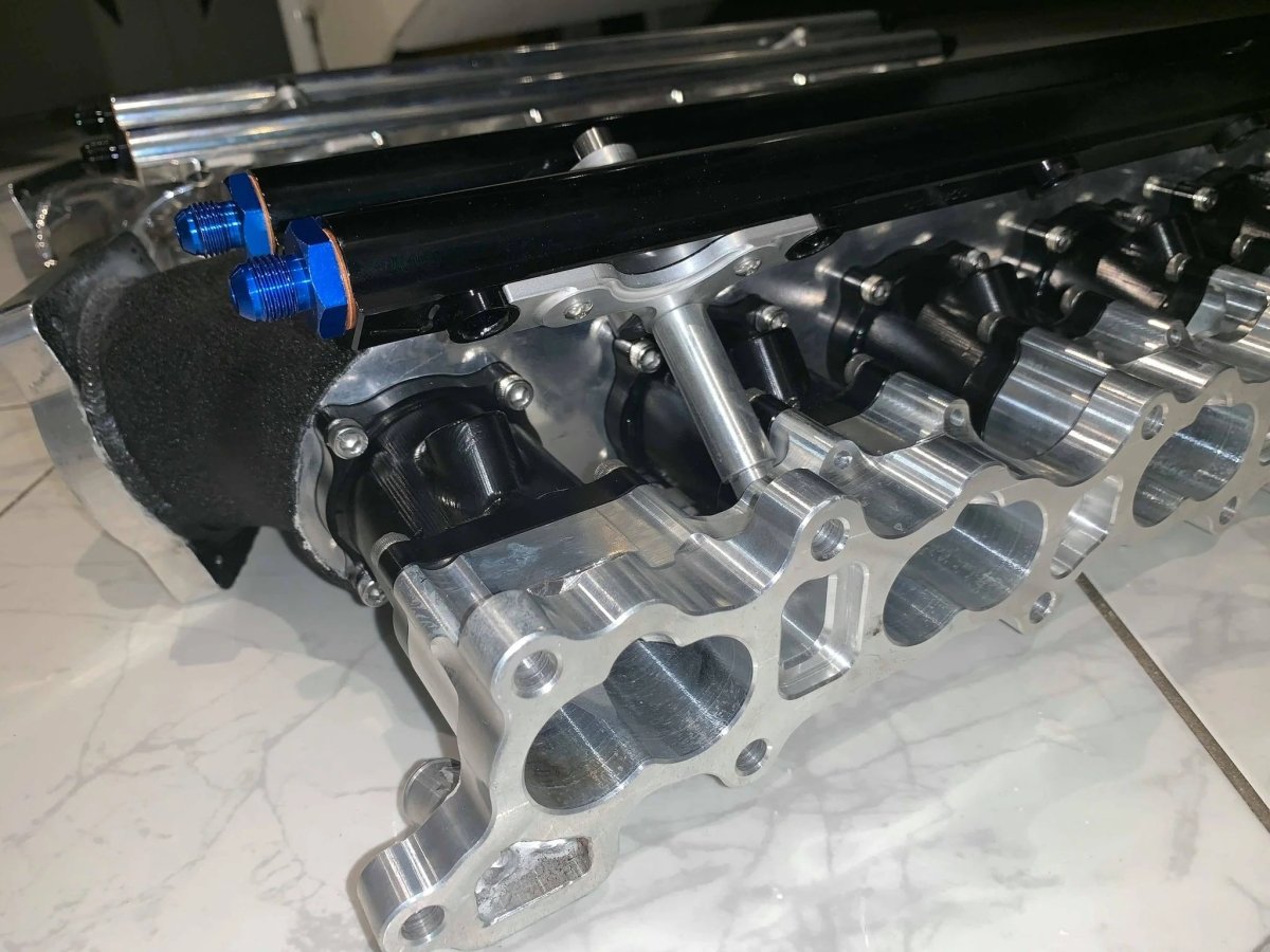 SPEEDTEK Ansaugbrücke Nissan Skyline R32 R33 R34 GT-R RB26DETT RB26 CNC (Aluminium) - PARTS33 GmbH