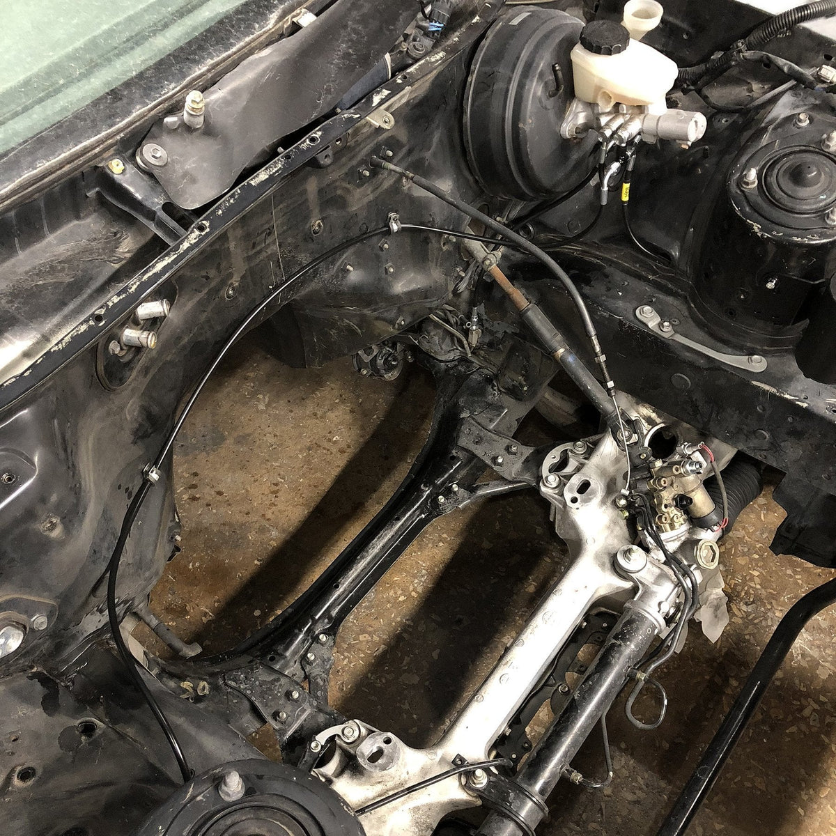 CHASE BAYS Toyota Supra JZA80 Bremsleitung Relocation Kit für OEM Bremszylinder - PARTS33 GmbH