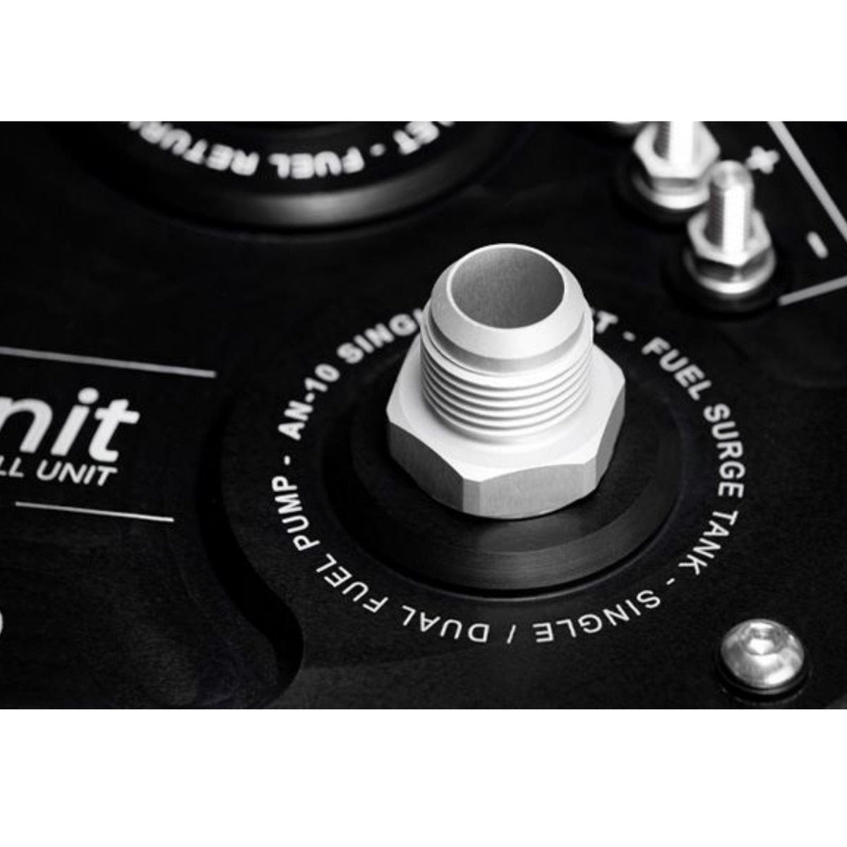 NUKE PERFORMANCE 40 Liter AluCell Kraftstofftank mit integriertem Surge Tank - PARTS33 GmbH