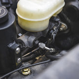 CHASE BAYS Bremsleitung Relocation Kit für OEM Bremszylinder passend für Chevrolet Corvette C5 C6