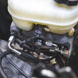 CHASE BAYS Bremsleitung Relocation Kit für OEM Bremszylinder passend für Chevrolet Corvette C5 C6