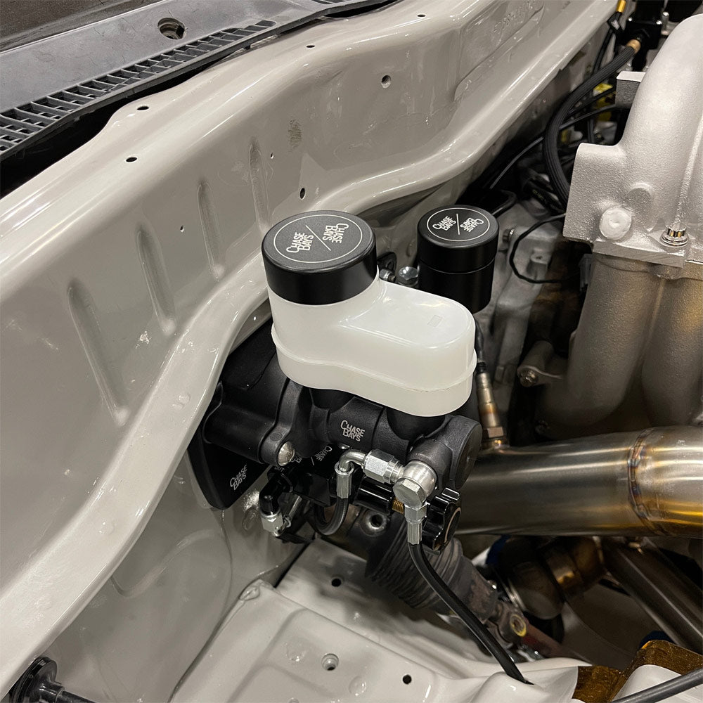 CHASE BAYS Bremsleitung Relocation Kit für Zweikolben Brake Booster Eliminator passend für Toyota JZX90 JZX100
