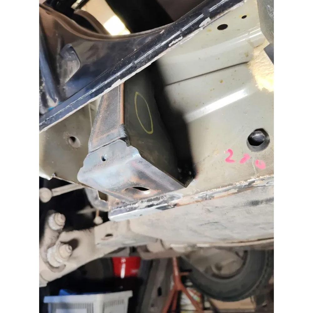 FAMEFORM Reparaturbleche Einschweissbleche Wagenheberaufnahme passend für BMW E39 Hinterachse (Stahl)