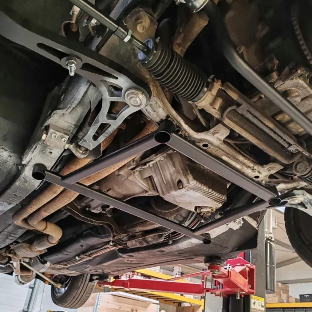 FAMEFORM X-Brace untere Domstrebe Versteifungskreuz passend für BMW E36 (eintragungsfrei)