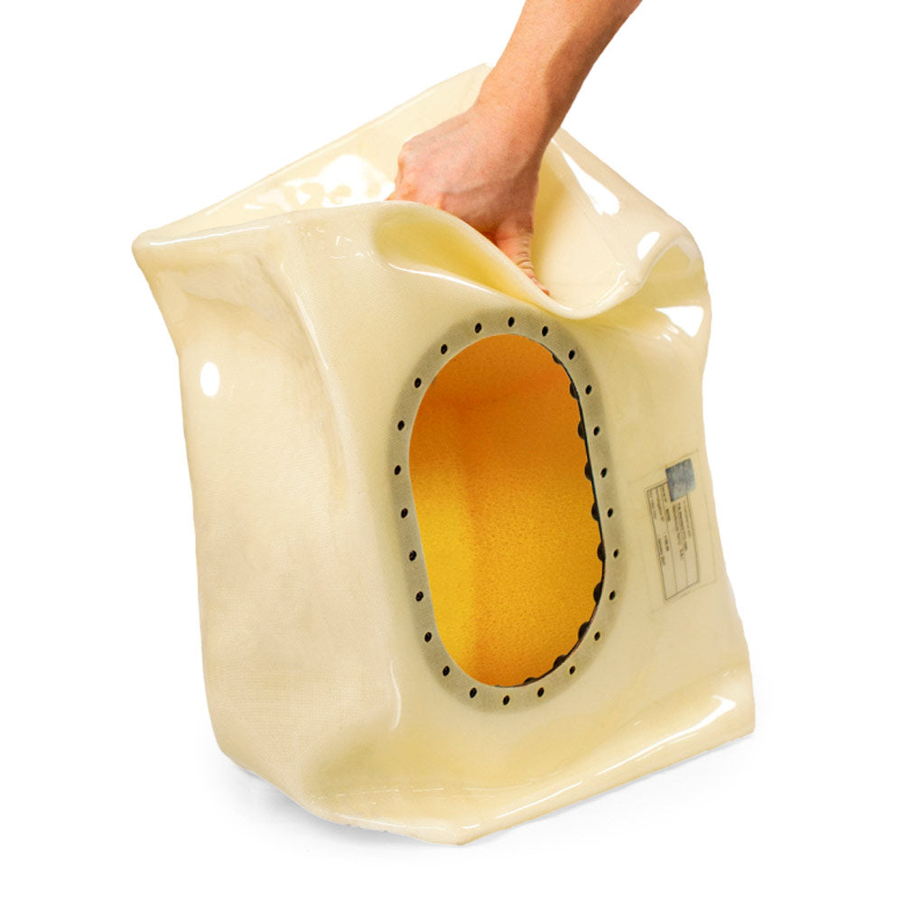 NUKE PERFORMANCE 35 Liter LightCell Kraftstofftank mit integriertem Surge Tank (FIA)