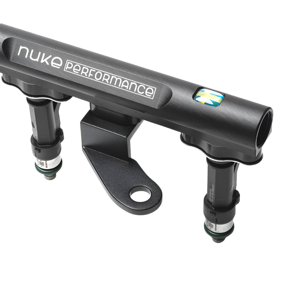 NUKE PERFORMANCE Fuel Rail Motorsport Kraftstoffverteiler passend für Mitsubishi Evo X Bolt-On