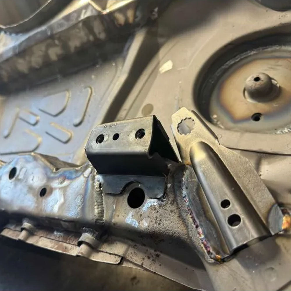 FAMEFORM Tank- und Bremsleitungsmontage-Reparatursatz passend für BMW E46 (Stahl / zum Einschweißen)