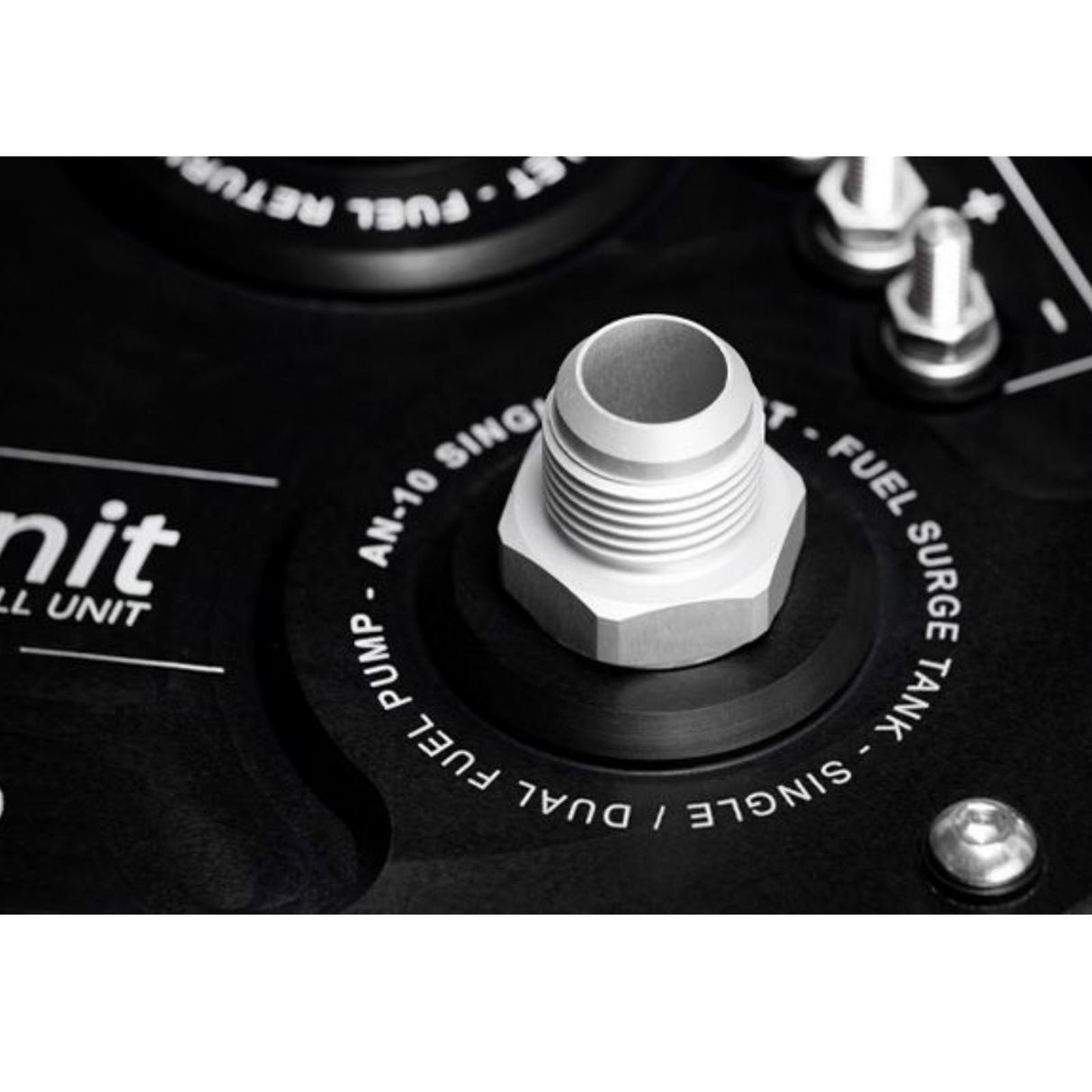 NUKE PERFORMANCE 60 Liter AluCell Kraftstofftank mit integriertem Surge Tank - PARTS33 GmbH